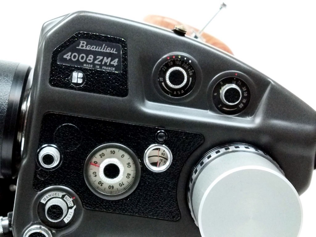 Beaulieu 4008 ZM4 + Matte box + Video-assist + Base + Wooden grip (250MB) - Image 11